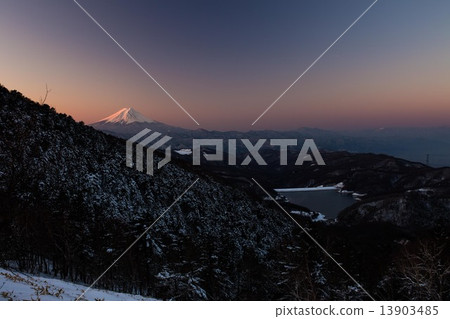 Daibosatsu Pass ~ Dawn ~ 13903485