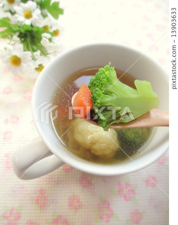 清湯西蘭花和花椰菜湯 13903633