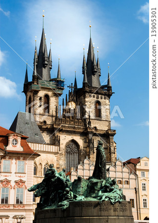 Church of Our Lady before Tyn and Jan Hus Statue Church of Our Lady before Tyn and Jan Hus Statue 13905301