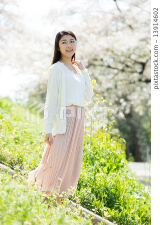 櫻花和清爽的女人 櫻花和清爽的女人 13914602