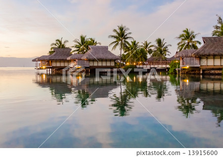 Overwater Bungalows, French Polynesia 13915600