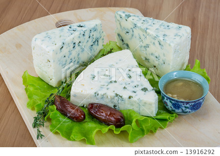 Blue cheese 13916292