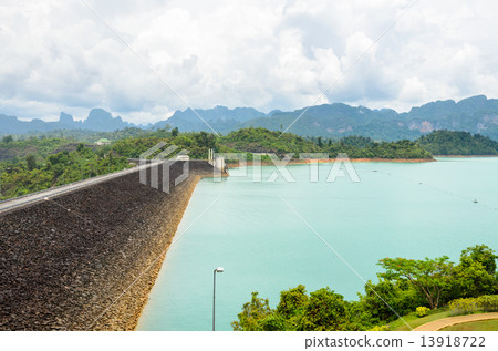 Scenic point of green lake at Ratchaprapha Dam Scenic point of green lake at Ratchaprapha Dam 13918722