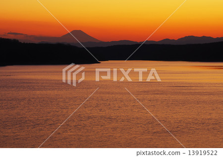 從狹山湖到暮色的富士山 13919522