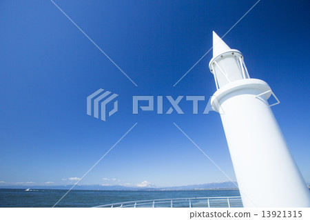 白色燈塔和富士山 白色燈塔和富士山 13921315
