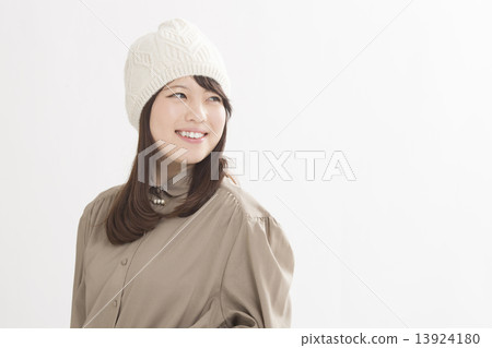 戴著針織帽的可愛女孩 13924180