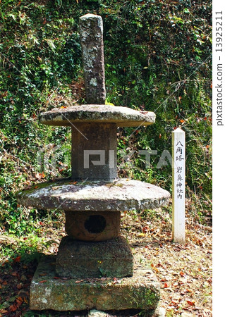 Iwano Shrine octagonal tower 13925211
