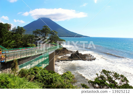 Kaidomiyake from Sete Nature Park Kaidomiyake from Sete Nature Park 13925212