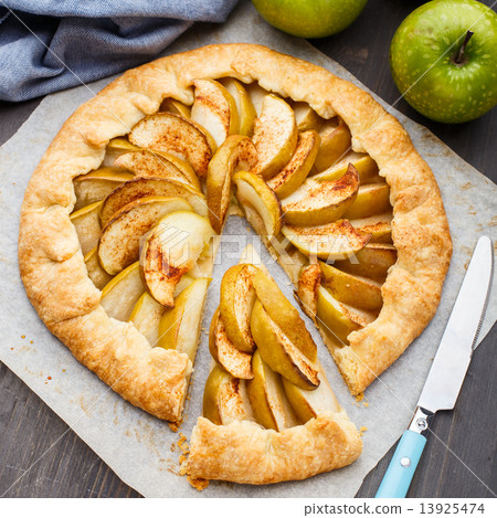 Apple galette 13925474