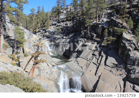 Yosemite National Park 13925759