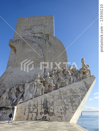 Monument of discovery 13930210