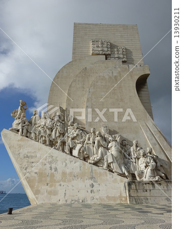 Monument of discovery 13930211