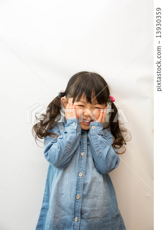 A girl with a smile 13930359