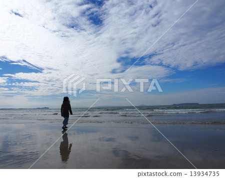 Sea and people Sea and people 13934735