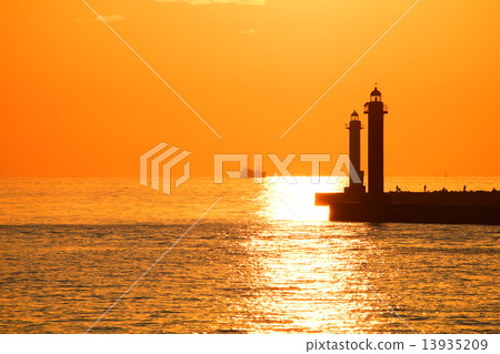 Sunset at the harbor Sunset at the harbor 13935209