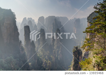 Wulingyuan Zhangjiajie 13935468