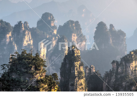 Wulingyuan Zhangjiajie 13935505