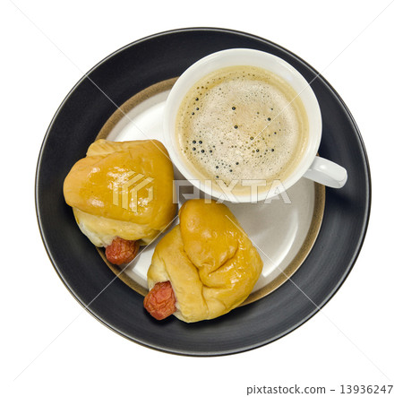 coffee and bread 13936247
