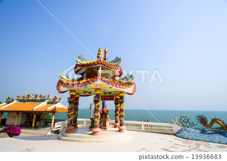 Traditional chinese pavilion with sunny day, Hua Hin, Thailand Traditional chinese pavilion with sunny day, Hua Hin, Thailand 13936683