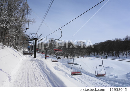 在電梯上 在電梯上 13938045