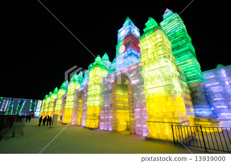 Ice and snow world 13939000