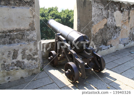 Monte's Fort Big Barge 13940326