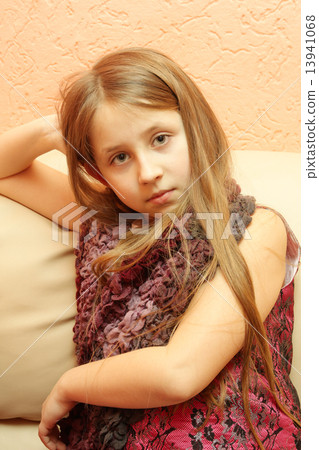 Girl 13941068