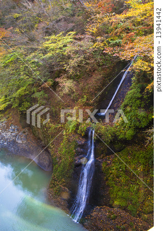 Shiraito Falls 13941442