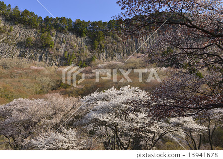 [Soni Village, Nara Prefecture] Folding rocks 13941678