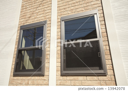 Lift window 13942078