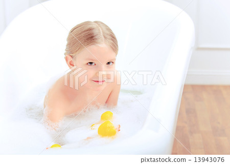 Cute little girl in the bathroom 13943076