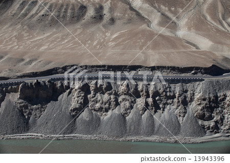 Confluence of Zanskar and Indus rivers 13943396
