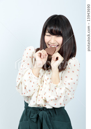 Woman with chocolate 13943690