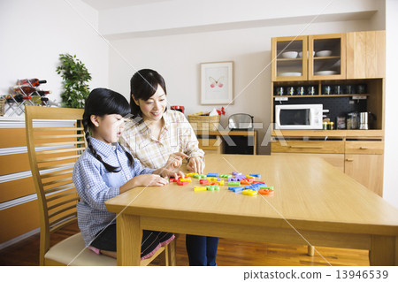 Parent and child 13946539