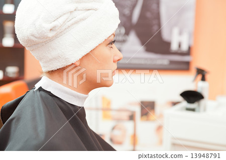 hairstyle 13948791