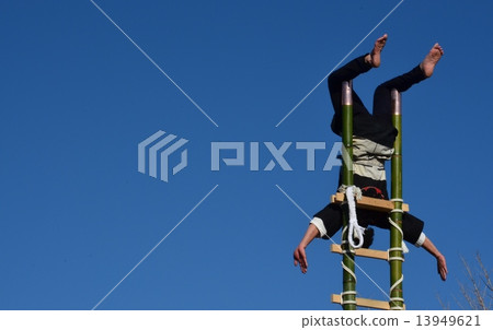 A ladder ride 13949621