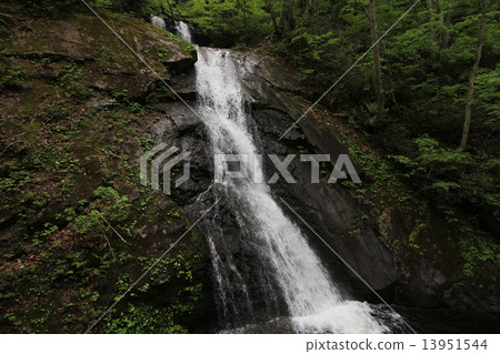 岐阜縣Utsu河Yakinakadake瀑布瀑布 岐阜縣Utsu河Yakinakadake瀑布瀑布 13951544