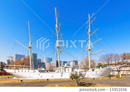 Research practice ship · Yunumadaru and blue sky Research practice ship · Yunumadaru and blue sky 13952836