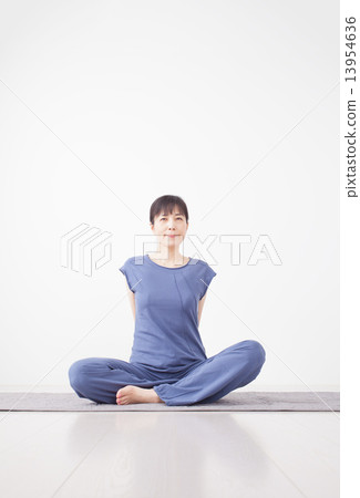 Yoga pose Yoga pose 13954636