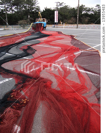 Inspect the stationary net before installation Inspect the stationary net before installation 13955483