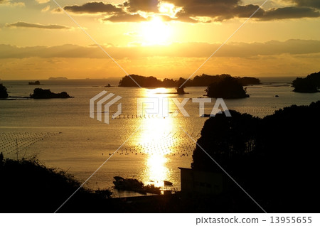 Dusk of Kujuku Island Dusk of Kujuku Island 13955655