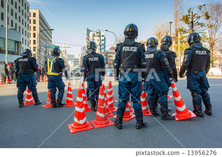 保安警務人員 13956276