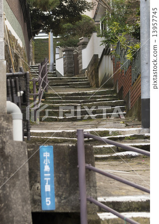 Stairs of alley of Nagasaki city 13957745