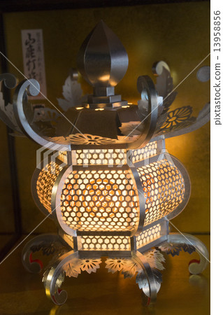 Yamaga lantern lit in red 13958856