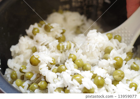 Green cooked rice and other green peas Green cooked rice and other green peas 13959077