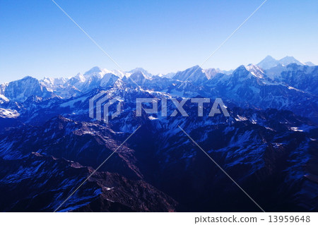Himalaya mountain peak Everest 13959648