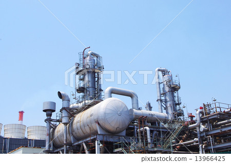 Oil refinery 13966425