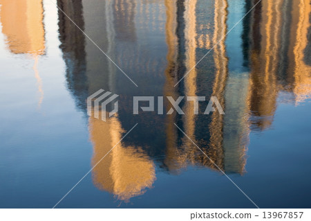 Morning reflection on Chicago buildings Morning reflection on Chicago buildings 13967857