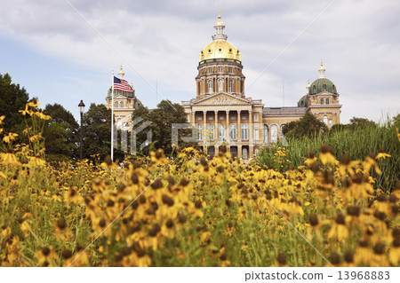 State Capitol Building in Des Moines 13968883