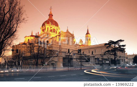 Cathedral Nuestra Senora de la Almudena 13969222